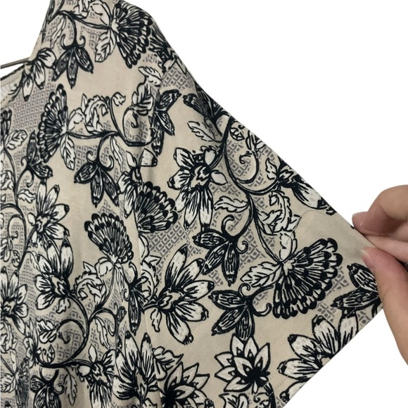 Croft & Barrow The Classic Tee 3X Dark Floral Casual Everyday Travel Mature - Picture 2 of 4